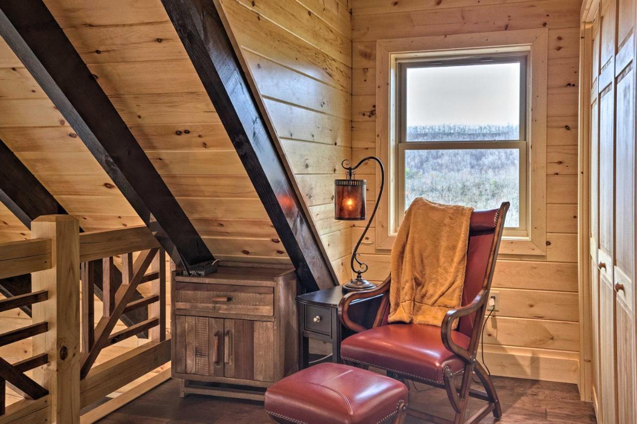 Hilltop Cabin On 5 Acres With Hot Tub And Waterfall! Bryson City Exteriör bild