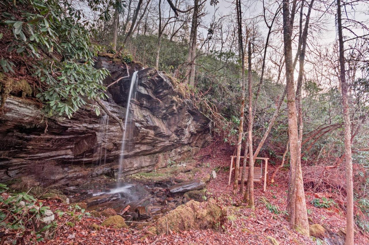 Hilltop Cabin On 5 Acres With Hot Tub And Waterfall! Bryson City Exteriör bild
