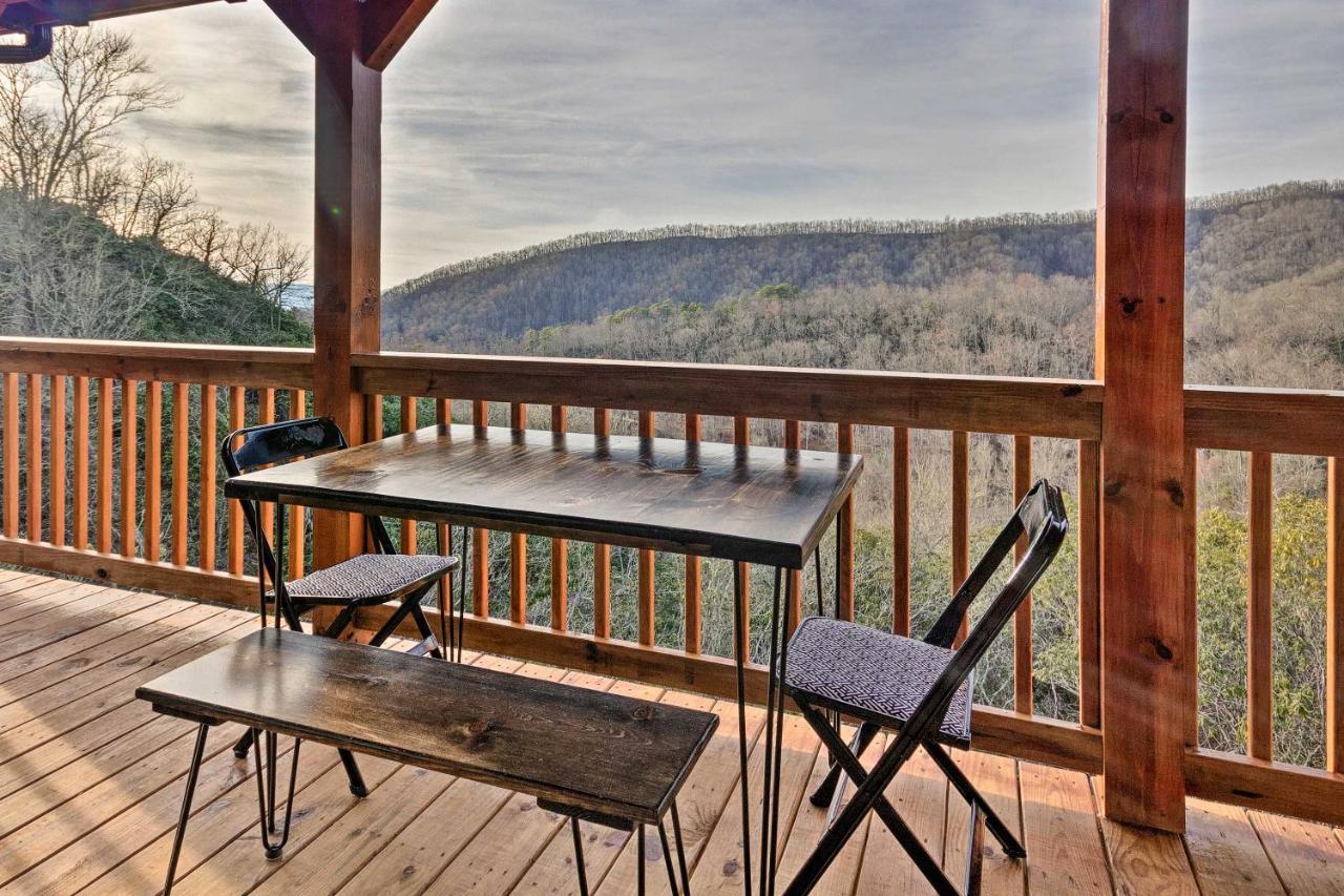 Hilltop Cabin On 5 Acres With Hot Tub And Waterfall! Bryson City Exteriör bild