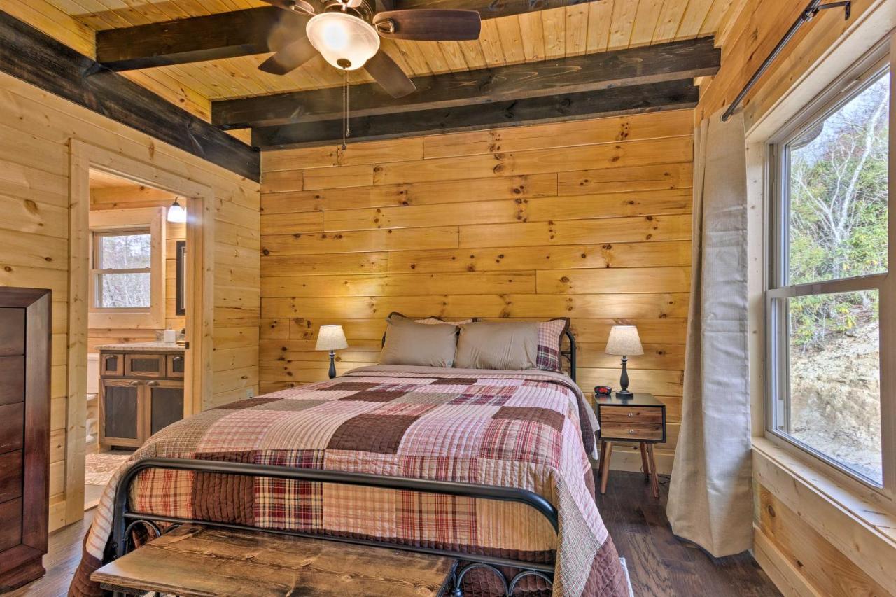 Hilltop Cabin On 5 Acres With Hot Tub And Waterfall! Bryson City Exteriör bild