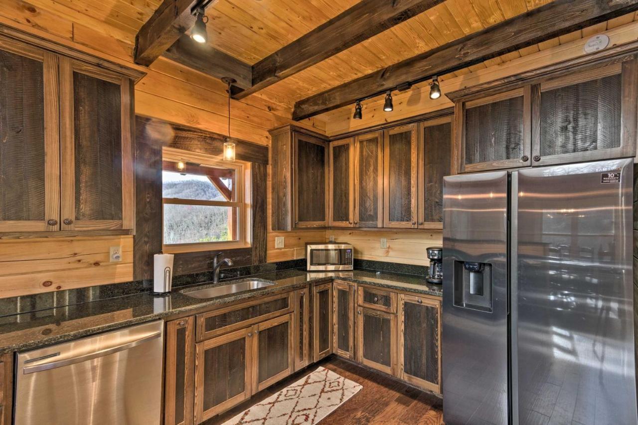 Hilltop Cabin On 5 Acres With Hot Tub And Waterfall! Bryson City Exteriör bild