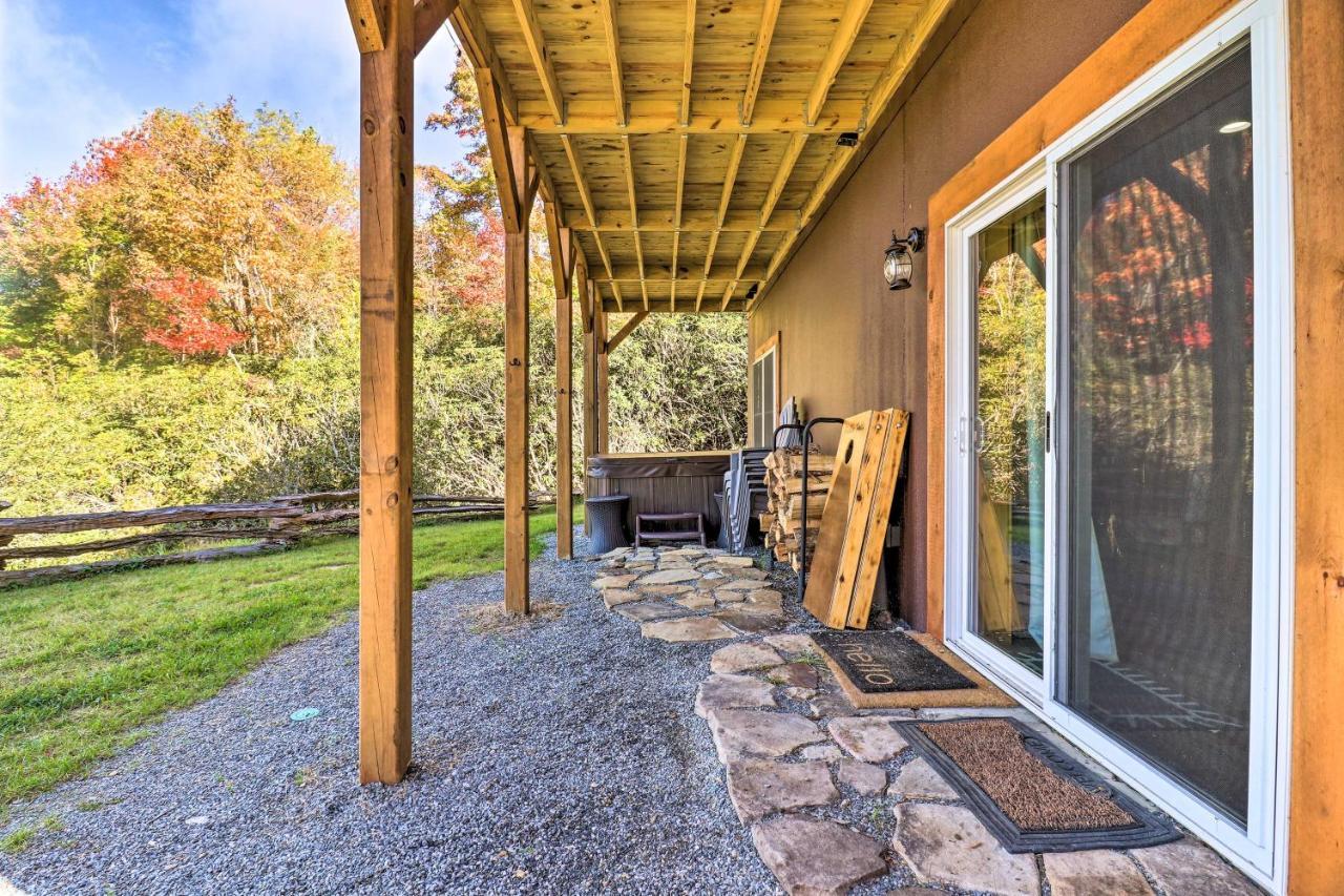 Hilltop Cabin On 5 Acres With Hot Tub And Waterfall! Bryson City Exteriör bild