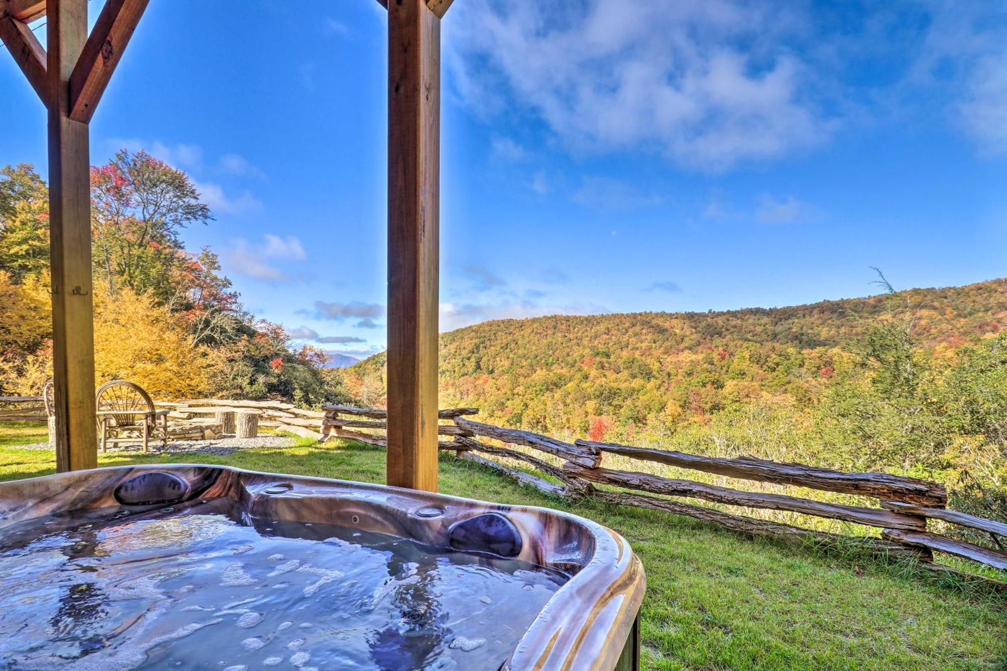 Hilltop Cabin On 5 Acres With Hot Tub And Waterfall! Bryson City Exteriör bild